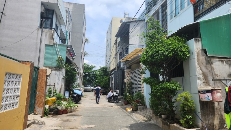 Bán nhà đất đường số 79, phú hữu, quận 9