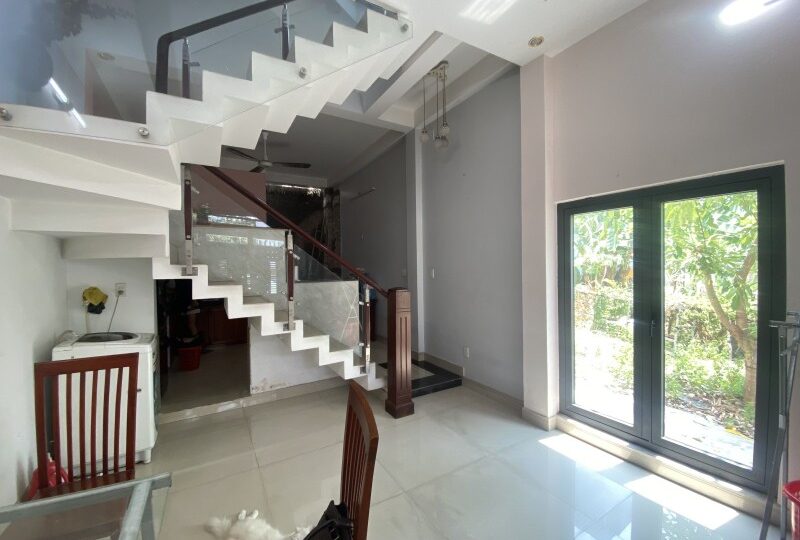 Mua bán nhà đất đường Gò Cát, Phú Hữu, Quận 9