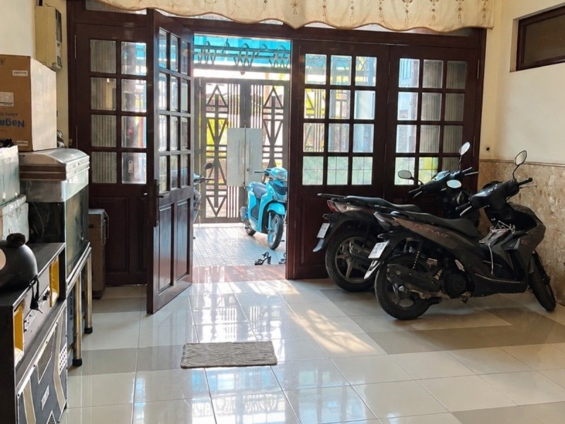 Mua bán nhà đất đường số 672, Phước Long B, Quận 9