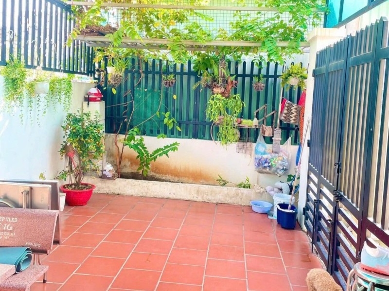 Mua bán nhà đất đường số 185, Phước Long B, Quận 9