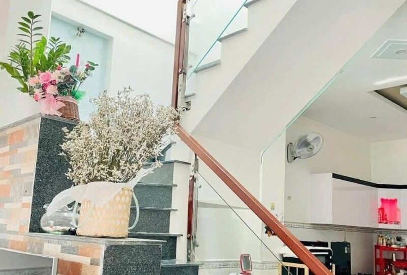 Mua bán nhà đất đường số 185, Phước Long B, Quận 9