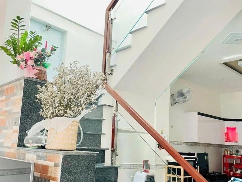Mua bán nhà đất đường số 185, Phước Long B, Quận 9