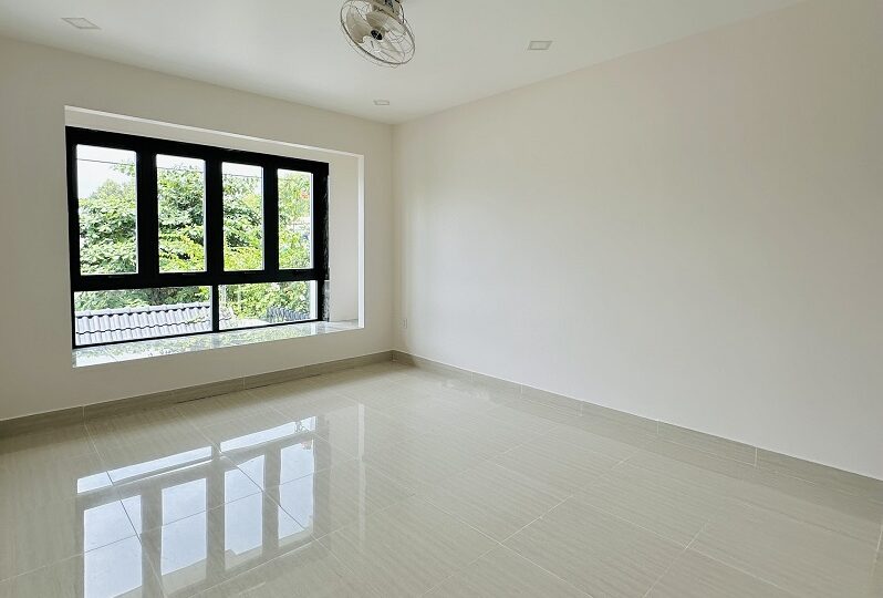 Bán nhà mặt tiền đường 42, bình trưng đông quận 2