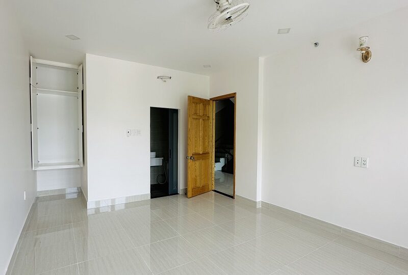 Bán nhà mặt tiền đường 42, bình trưng đông quận 2