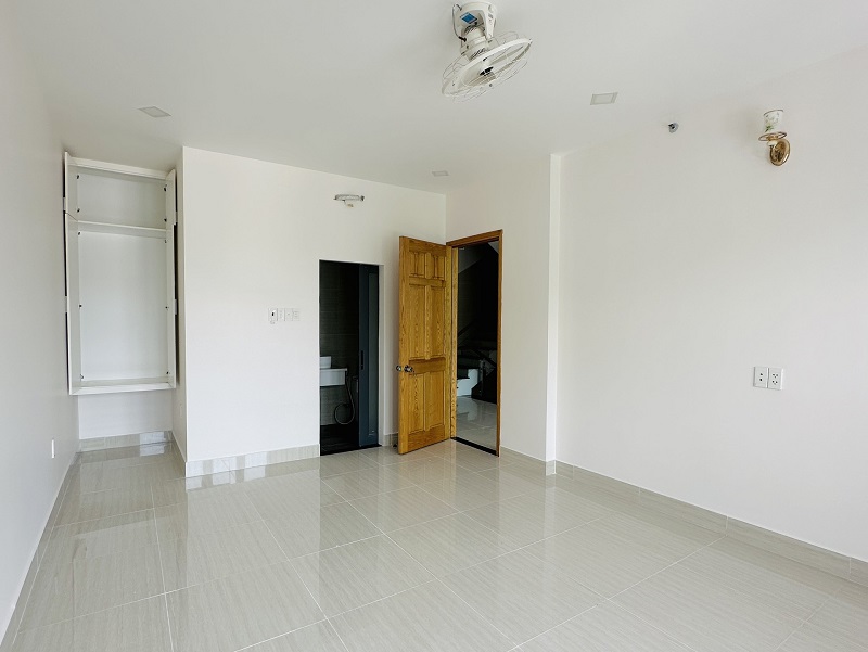 Bán nhà mặt tiền đường 42, bình trưng đông quận 2