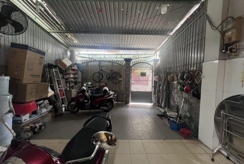 Bán nhà mặt tiền đường số 359, Phước Long B, Quận 9