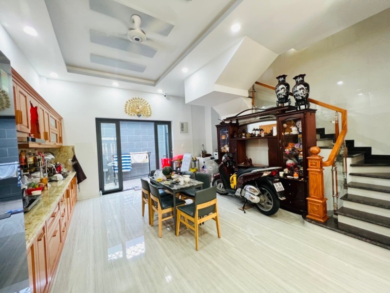 Mua bán nhà đất Đường Lê Đình Quản, Cát Lái, Quận 2