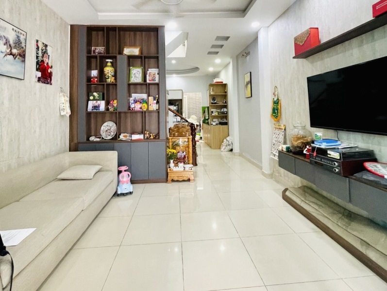 Mua bán nhà đất đường Võ Văn Hát, Long Trường, Quận 9