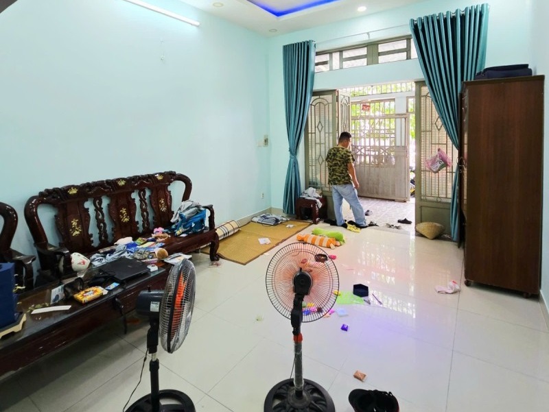 Mua bán nhà đất đường Võ Văn Hát, Long Trường, Quận 9