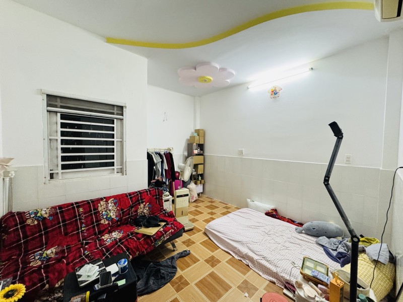 Mua bán nhà đất đường Trường Lưu, Long Trường, Quận 9