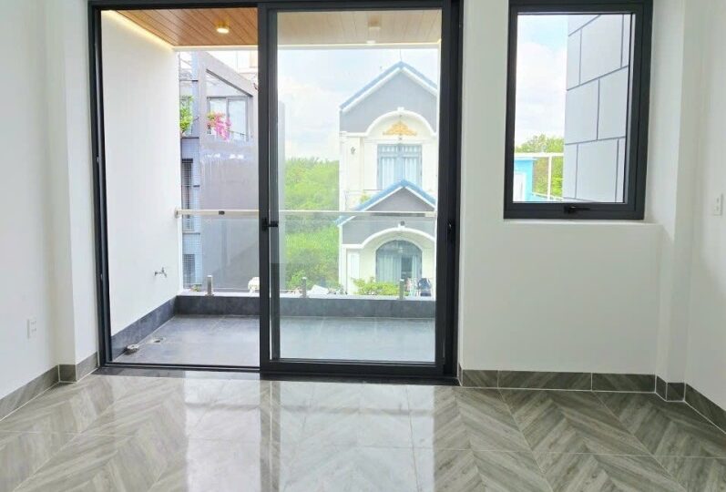 Mua bán nhà đất đường Trường Lưu, Long Trường, Quận 9