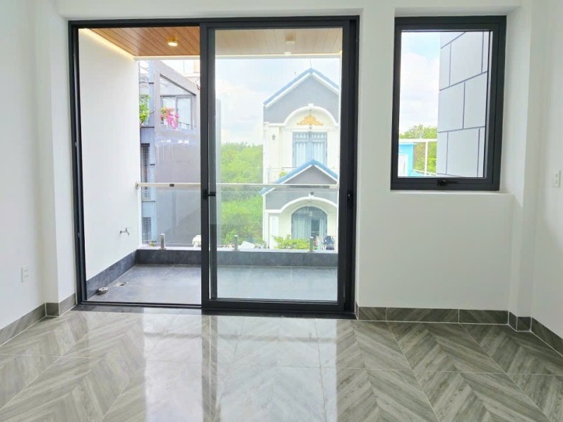 Mua bán nhà đất đường Trường Lưu, Long Trường, Quận 9