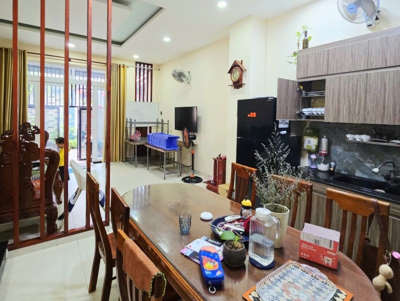 Mua bán nhà đất hẻm 47 đường Trường Lưu, Long Trường, Quận 9