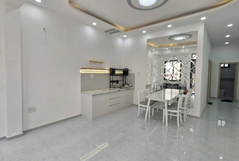 Mua bán nhà đất đường Võ Văn Hát, Long Trường, Quận 9