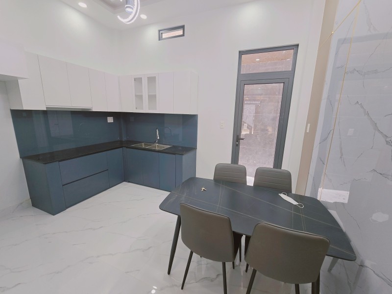 Mua bán nhà đất đường Võ Văn Hát, Long Trường, Quận 9